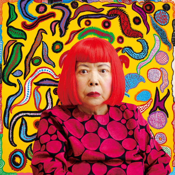 France, Paris, sculpture geante de Yayoi Kusama et pois